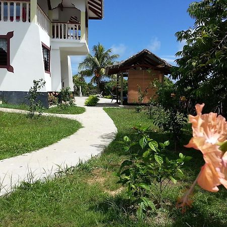 Zanboza Guesthouse La Digue Exterior photo