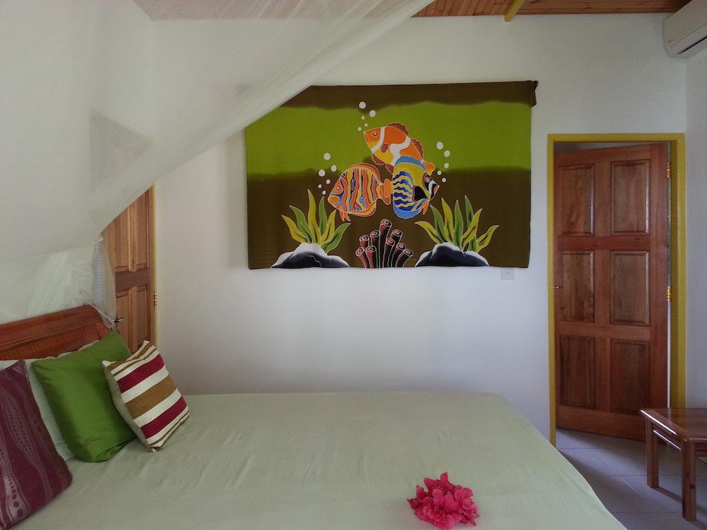 Zanboza Guesthouse La Digue Room photo