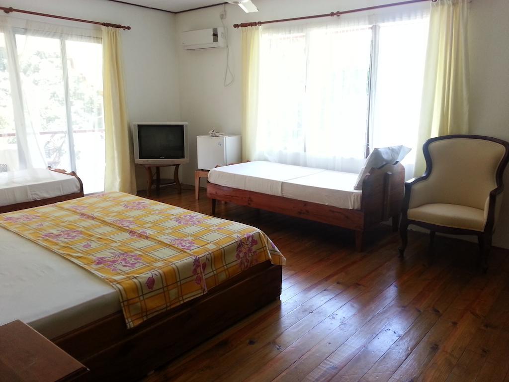 Zanboza Guesthouse La Digue Room photo