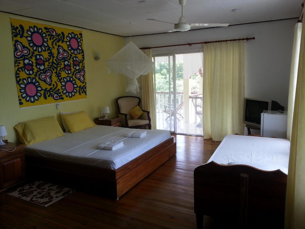 Zanboza Guesthouse La Digue Room photo