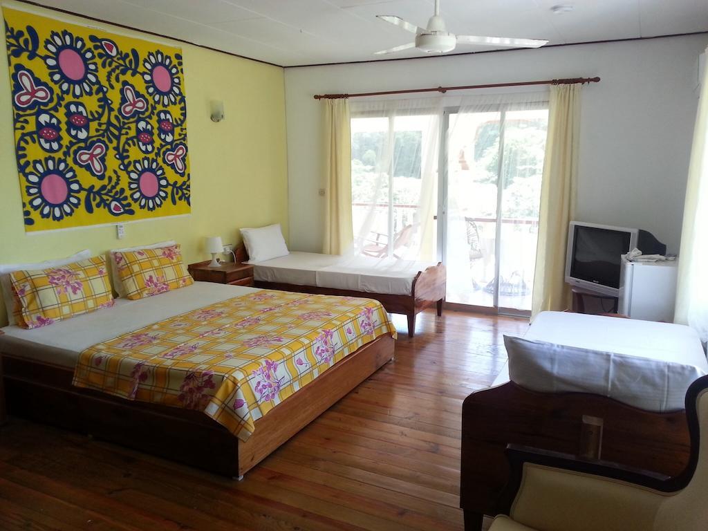 Zanboza Guesthouse La Digue Room photo