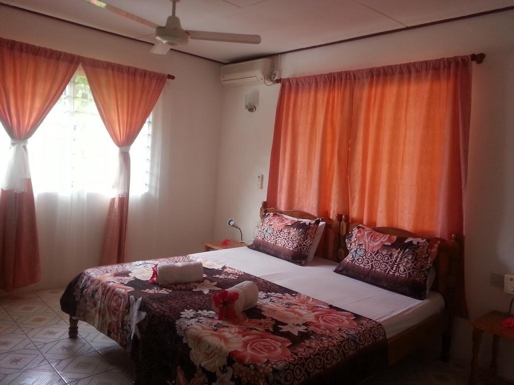 Zanboza Guesthouse La Digue Room photo